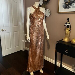 Elegant Strapless Sequin Dress in Gold